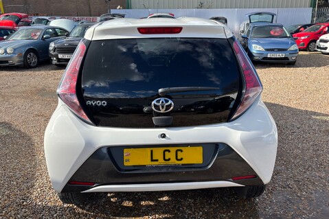Toyota Aygo VVT-I X-STYLE.1 PREVIOUS OWNER.7 SERVICES/4MAIN DEALER.REVERSING CAMERA.A/C 8
