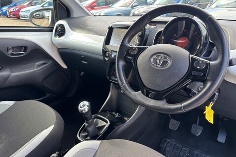 Toyota Aygo VVT-I X-STYLE.1 PREVIOUS OWNER.7 SERVICES/4MAIN DEALER.REVERSING CAMERA.A/C 11