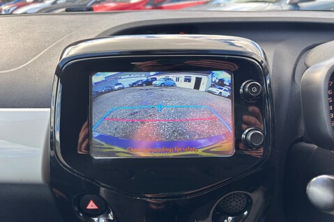 Toyota Aygo VVT-I X-STYLE.1 PREVIOUS OWNER.7 SERVICES/4MAIN DEALER.REVERSING CAMERA.A/C 17