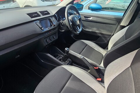 Skoda Fabia SE TSI.. SERVICE HISTORY INCLUDING CAMBELT CHANGE..1 PREVIOUS KEEPER 12