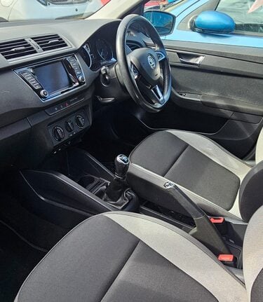 Skoda Fabia SE TSI.. SERVICE HISTORY INCLUDING CAMBELT CHANGE..1 PREVIOUS KEEPER 3