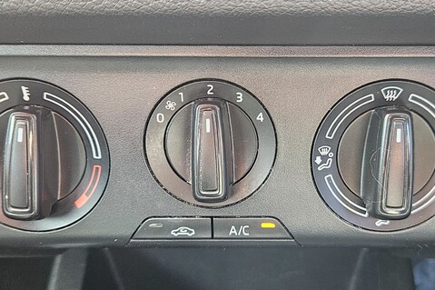 Skoda Fabia SE TSI.. SERVICE HISTORY INCLUDING CAMBELT CHANGE..1 PREVIOUS KEEPER 24
