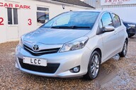 Toyota Yaris VVT-I ICON PLUS.. AUTOMATIC.. 11 MAIN DEALER SERVICES.. SAT NAV.. £35 R/TAX 15