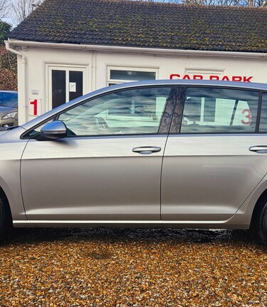 Volkswagen Golf MATCH EDITION TDI BMT..9 SERVICES.. HEATED SEATS..£20 ROAD TAX..  3