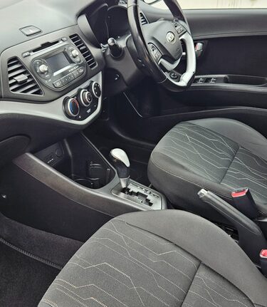 Kia Picanto 2.AUTOMATIC.11 SERVICES/5 MAIN DEALER.1 PREVIOUS KEEPER.LOW INSURANCE GROUP 3