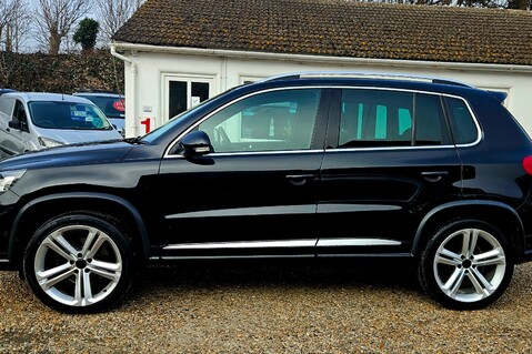 Volkswagen Tiguan R LINE TDI BLUEMOTION TECH 4MOTION AUTOMATIC  6 SERVICES.. A/C..SAT NAV 6