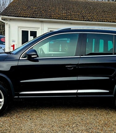 Volkswagen Tiguan R LINE TDI BLUEMOTION TECH 4MOTION AUTOMATIC  6 SERVICES.. A/C..SAT NAV 3