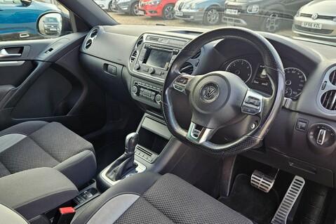 Volkswagen Tiguan R LINE TDI BLUEMOTION TECH 4MOTION AUTOMATIC  6 SERVICES.. A/C..SAT NAV 13