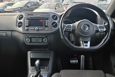 Volkswagen Tiguan R LINE TDI BLUEMOTION TECH 4MOTION AUTOMATIC  6 SERVICES.. A/C..SAT NAV 15