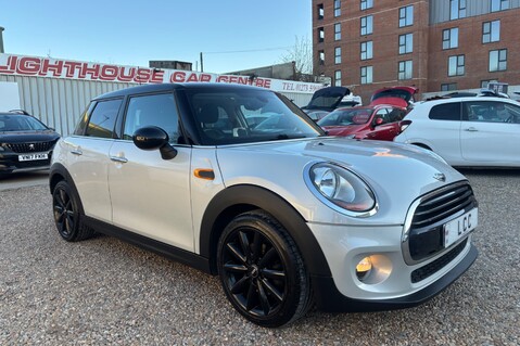 Mini Hatch COOPER D.1 PREVIOUS. HEAD-UP DISPLAY,ELECTRIC MIRRORS,CRUISE,R/SENSORS 2