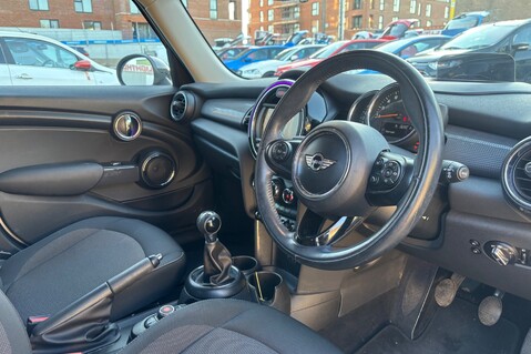 Mini Hatch COOPER D.1 PREVIOUS. HEAD-UP DISPLAY,ELECTRIC MIRRORS,CRUISE,R/SENSORS 10