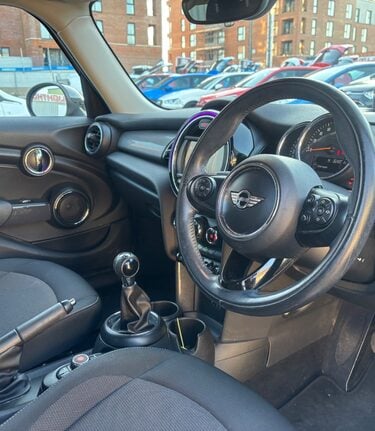 Mini Hatch COOPER D.1 PREVIOUS. HEAD-UP DISPLAY. 6 SERVICES/4 MAIN DEALER ,R/SENSORS 3