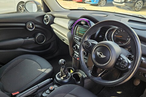 Mini Hatch COOPER D.1 PREVIOUS. HEAD-UP DISPLAY,ELECTRIC MIRRORS,CRUISE,R/SENSORS 11