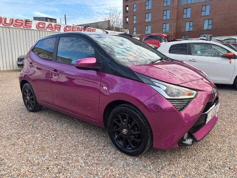 Toyota Aygo VVT-I X-CITE.. 5 MAIN DEALER SERVICES.. REVERSING CAMERA.. A/C.. 1 PREVIOUS