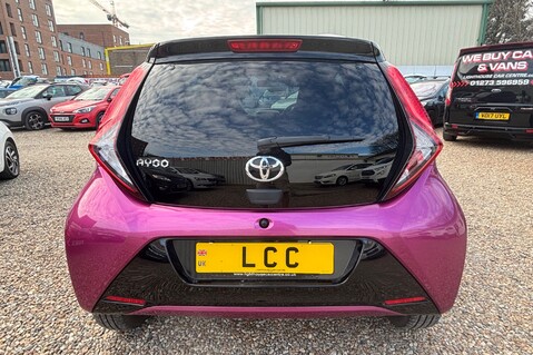 Toyota Aygo VVT-I X-CITE.. 5 MAIN DEALER SERVICES.. REVERSING CAMERA.. A/C.. 1 PREVIOUS 12