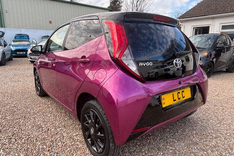Toyota Aygo VVT-I X-CITE.. 5 MAIN DEALER SERVICES.. REVERSING CAMERA.. A/C.. 1 PREVIOUS 13