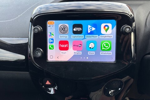 Toyota Aygo VVT-I X-CITE.. 5 MAIN DEALER SERVICES.. REVERSING CAMERA.. A/C.. 1 PREVIOUS 8