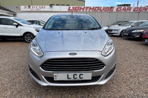 Ford Fiesta TITANIUM X,HEATED LEATHER SEATS,CRUISE,E/MIRRORS,DAB RADIO,4 SERVICES 2