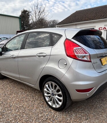 Ford Fiesta TITANIUM X,HEATED LEATHER SEATS,CRUISE,E/MIRRORS,DAB RADIO,4 SERVICES 3