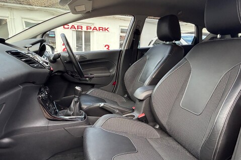 Ford Fiesta TITANIUM X,HEATED LEATHER SEATS,CRUISE,E/MIRRORS,DAB RADIO,4 SERVICES 23