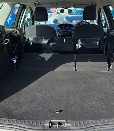 Ford Focus ZETEC TDCI ESTATE..DEMO + 1 OWNER..12 STAMPS..£20 TAX..BLUETOOTH.. SYNC..  3