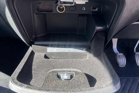 Citroen C4 Picasso HDI VTR PLUS.. 8 SERVICES.. £20 ROAD TAX.. 3 INDIVIDUAL SEATS IN THE BACK  18