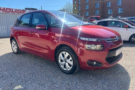 Citroen C4 Picasso HDI VTR PLUS.. 8 SERVICES.. £20 ROAD TAX.. 3 INDIVIDUAL SEATS IN THE BACK 