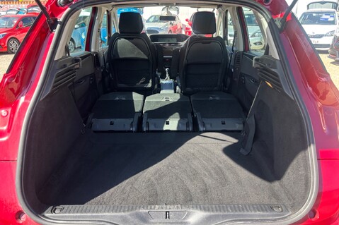Citroen C4 Picasso HDI VTR PLUS.. 8 SERVICES.. £20 ROAD TAX.. 3 INDIVIDUAL SEATS IN THE BACK  10