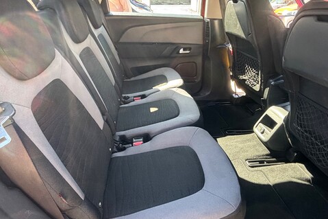 Citroen C4 Picasso HDI VTR PLUS.. 8 SERVICES.. £20 ROAD TAX.. 3 INDIVIDUAL SEATS IN THE BACK  23