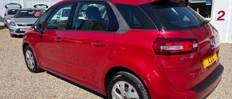 Citroen C4 Picasso HDI VTR PLUS.. 8 SERVICES.. £20 ROAD TAX.. 3 INDIVIDUAL SEATS IN THE BACK  1