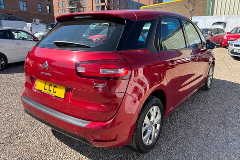 Citroen C4 Picasso HDI VTR PLUS.. 8 SERVICES.. £20 ROAD TAX.. 3 INDIVIDUAL SEATS IN THE BACK  7
