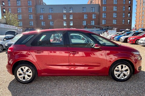Citroen C4 Picasso HDI VTR PLUS.. 8 SERVICES.. £20 ROAD TAX.. 3 INDIVIDUAL SEATS IN THE BACK  6