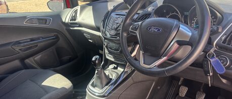 Ford B-Max ZETEC NAVIGATOR.. 1 PREVIOUS KEEPER.. 9 SERVICES.. BLUETOOTH.. AIR CON..USB 1