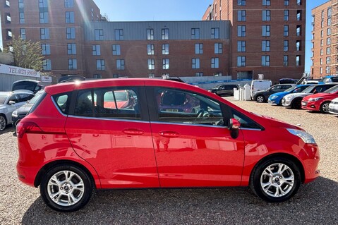 Ford B-Max ZETEC NAVIGATOR.. 1 PREVIOUS KEEPER.. 9 SERVICES.. STUNNING COLOUR 21