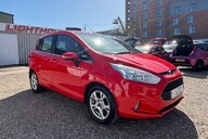 Ford B-Max ZETEC NAVIGATOR.. 1 PREVIOUS KEEPER.. 9 SERVICES.. STUNNING COLOUR 1