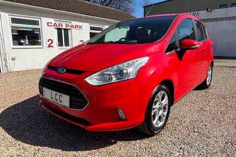 Ford B-Max ZETEC NAVIGATOR.. 1 PREVIOUS KEEPER.. 9 SERVICES.. STUNNING COLOUR 3