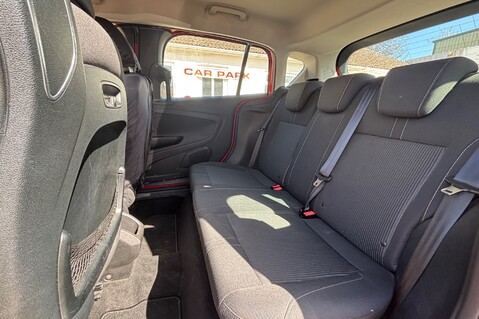 Ford B-Max ZETEC NAVIGATOR.. 1 PREVIOUS KEEPER.. 9 SERVICES.. STUNNING COLOUR 26