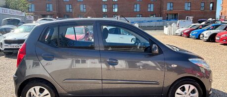 Hyundai i10 ACTIVE.. AUTOMATIC.. 5 SERVICES.. AIR CON.. BLUETOOTH.. CENTRAL LOCKING 1