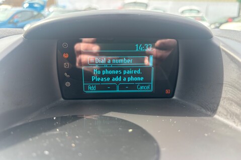 Ford Fiesta ZETEC.. AUTOMATIC..£35 ROAD TAX.. 9 SERVICES.. 1 PREVIOUS KEEPER.. AIR CON. 5