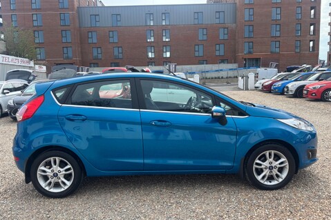 Ford Fiesta ZETEC.. AUTOMATIC..£35 ROAD TAX.. 9 SERVICES.. 1 PREVIOUS KEEPER.. AIR CON. 8
