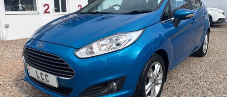 Ford Fiesta ZETEC.. AUTOMATIC..£35 ROAD TAX.. 9 SERVICES.. 1 PREVIOUS KEEPER.. AIR CON. 1
