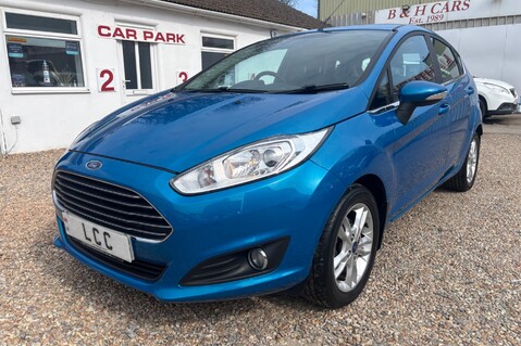 Ford Fiesta ZETEC.. AUTOMATIC..£35 ROAD TAX.. 9 SERVICES.. 1 PREVIOUS KEEPER.. AIR CON. 9