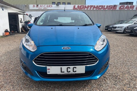 Ford Fiesta ZETEC.. AUTOMATIC..£35 ROAD TAX.. 9 SERVICES.. 1 PREVIOUS KEEPER.. AIR CON. 10