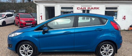 Ford Fiesta ZETEC.. AUTOMATIC..£35 ROAD TAX.. 9 SERVICES.. 1 PREVIOUS KEEPER.. AIR CON. 1
