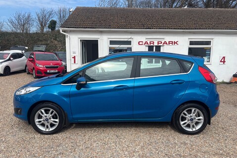 Ford Fiesta ZETEC.. AUTOMATIC..£35 ROAD TAX.. 9 SERVICES.. 1 PREVIOUS KEEPER.. AIR CON. 14