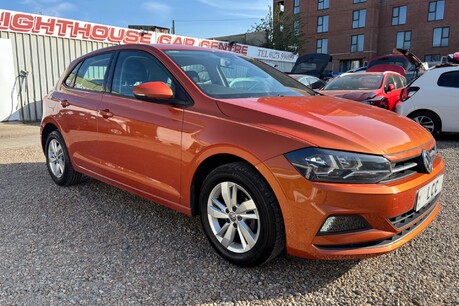 Volkswagen Polo SE EVO.. 6 SERVICES.. 1 PREVIOUS OWNER.. STUNNING COLOUR