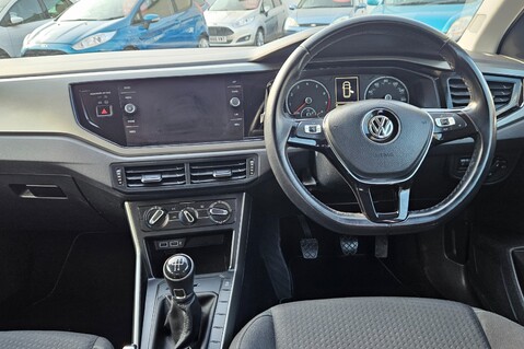 Volkswagen Polo SE EVO.. 6 SERVICES.. 1 PREVIOUS OWNER.. STUNNING COLOUR 22