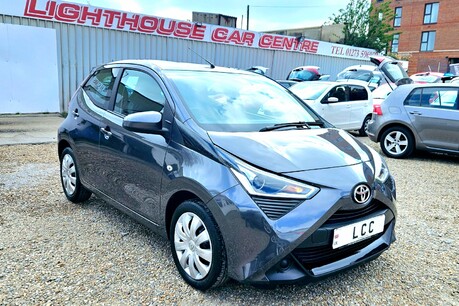 Toyota Aygo VVT-I X-PLAY TSS..1 PREVIOUS OWNER.. SERVICE HISTORY..LOW INSURANCE.. A/C