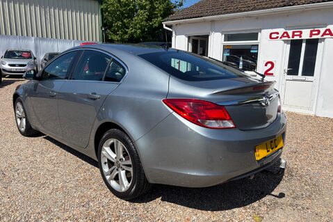 Vauxhall Insignia EXCLUSIV CDTI ECOFLEX S/S.. 13 SERVICES INCLUDING CAMBELT CHANGE AT 75K..  8
