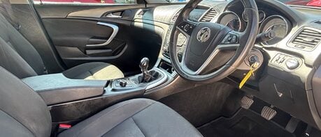 Vauxhall Insignia EXCLUSIV CDTI ECOFLEX S/S.. 13 SERVICES INCLUDING CAMBELT CHANGE AT 75K..  1